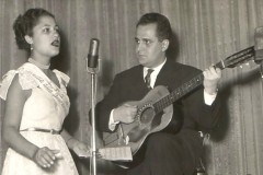 Massimo-Tenzi-con-cantante-Appiano-Gentile-19-10-1952